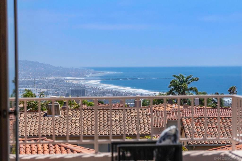 Image 27 of property listing at 1373 Caminito Halago, La Jolla, CA 92037