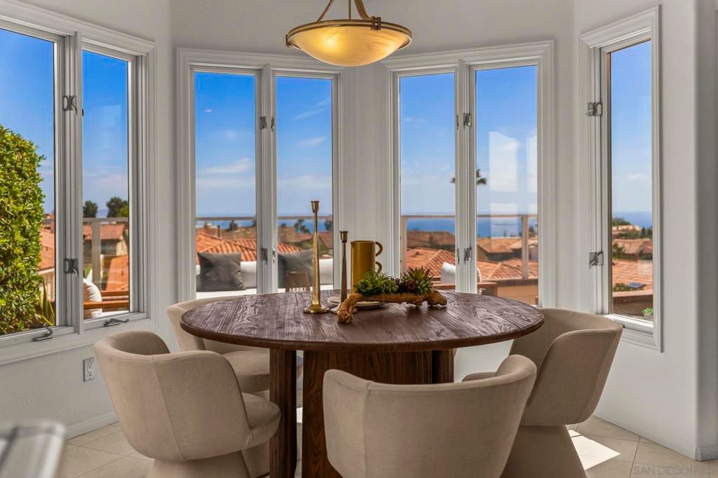 Image 3 of property listing at 1373 Caminito Halago, La Jolla, CA 92037