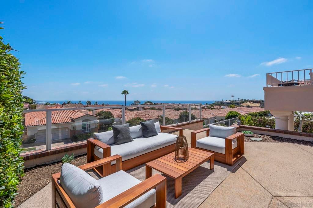 Image 4 of property listing at 1373 Caminito Halago, La Jolla, CA 92037