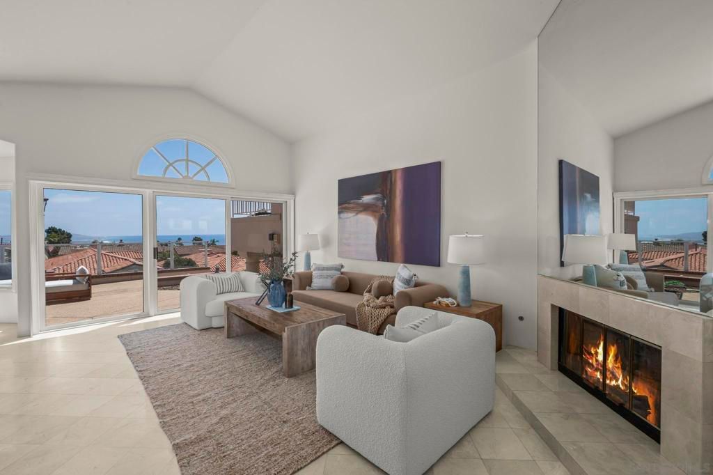 Image 6 of property listing at 1373 Caminito Halago, La Jolla, CA 92037