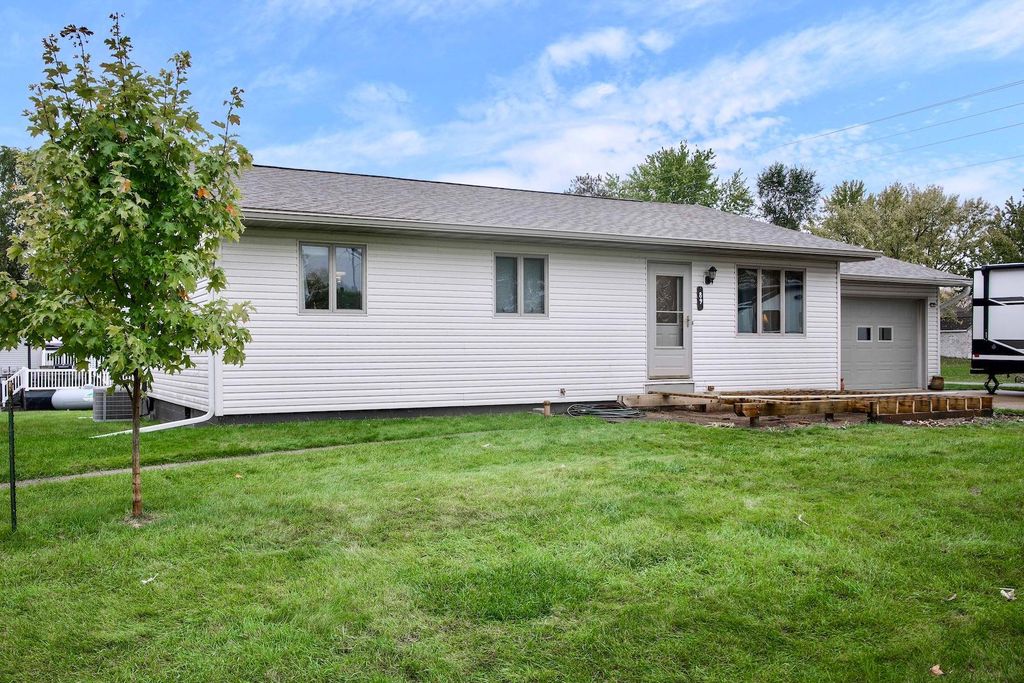 89 W 13th Street, Buffalo City, WI 54622 — photo 2