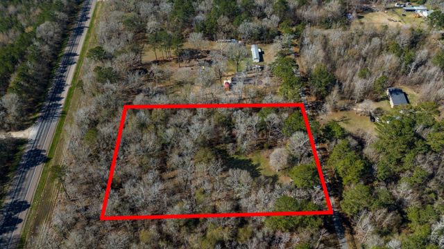 73 County Road 2076, Hull, TX 77564