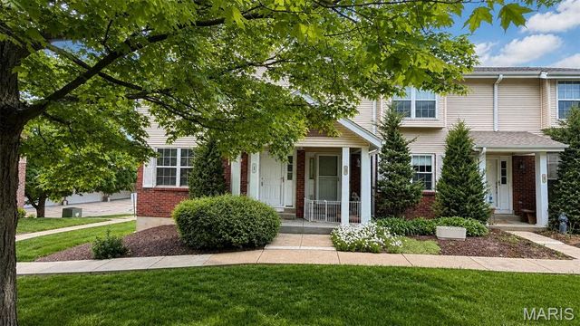 1 Glen Echo Lane 1, St Peters, MO 63303