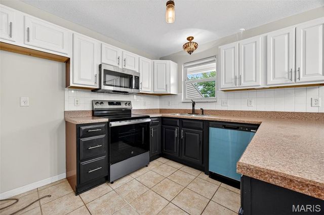 1 Glen Echo Lane 1, St Peters, MO 63303
