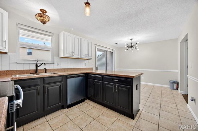 1 Glen Echo Lane 1, St Peters, MO 63303