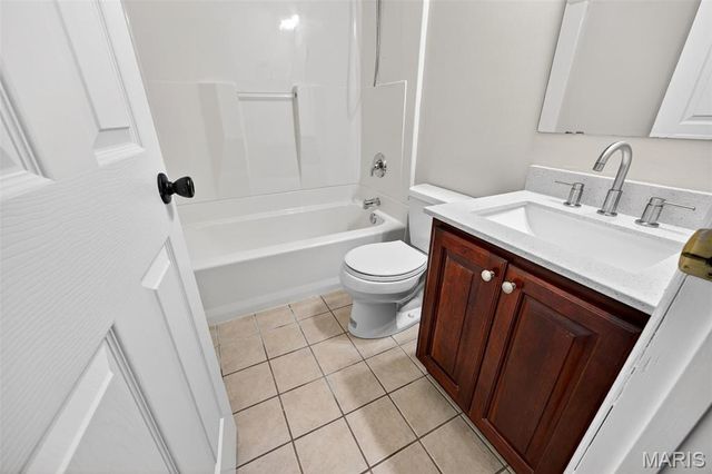 1 Glen Echo Lane 1, St Peters, MO 63303