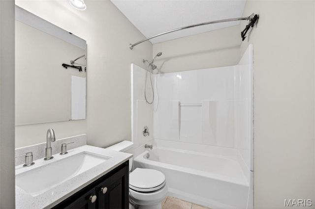 1 Glen Echo Lane 1, St Peters, MO 63303