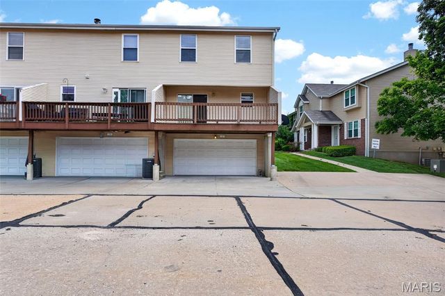 1 Glen Echo Lane 1, St Peters, MO 63303