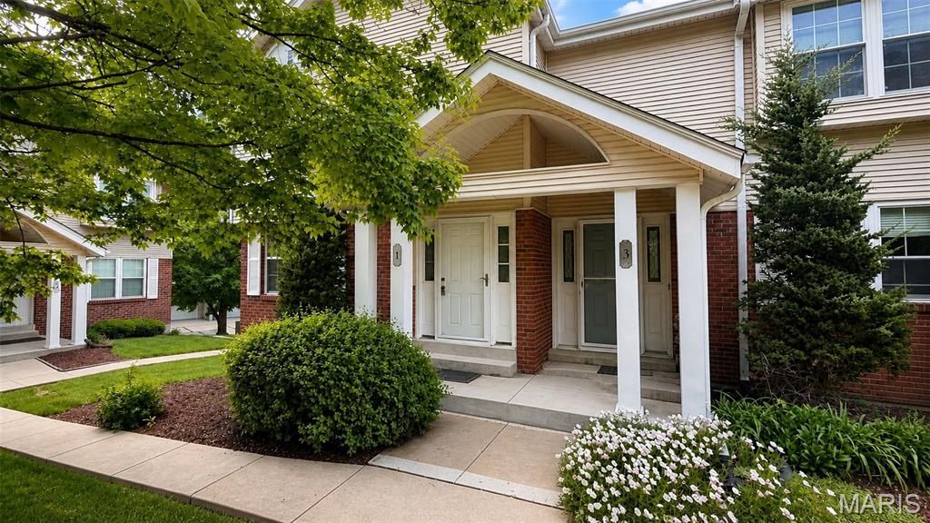 1 Glen Echo Lane 1, St Peters, MO 63303