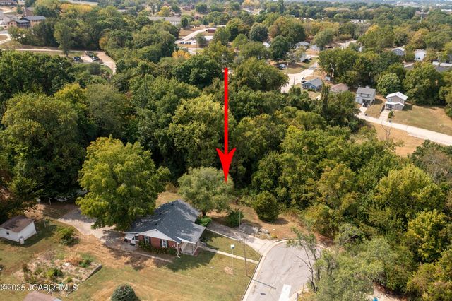 1013 INDIANA AVENUE, Jefferson City, MO 65109