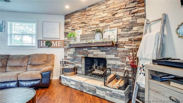 121 Franklin Drive, New Albany, IN 47150