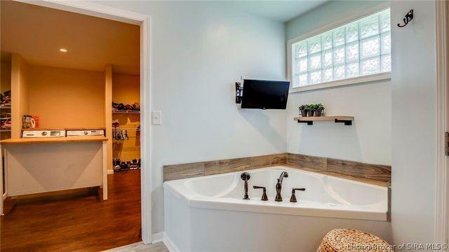 121 Franklin Drive, New Albany, IN 47150