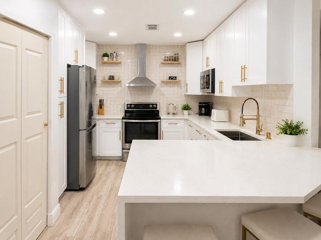 332 NW 107TH Avenue, Pembroke Pines, FL 33026