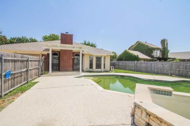 4205 Martha Lane, Rowlett, TX 75088