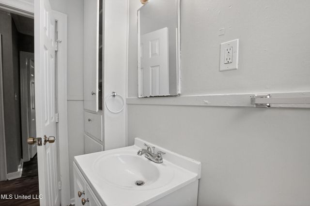 4875 Churchill Drive, Jackson, MS 39206