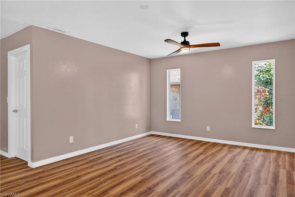 Image 15 of property listing at 1308 SE 33rd ST, Cape Coral, FL 33904