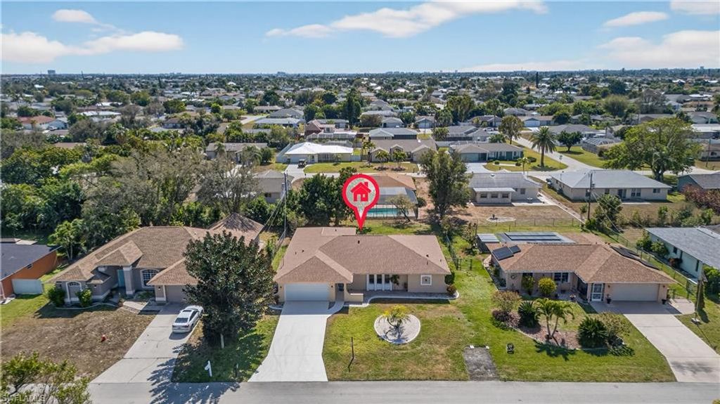 Image 31 of property listing at 1308 SE 33rd ST, Cape Coral, FL 33904