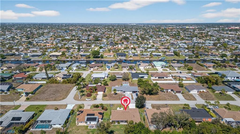 Image 34 of property listing at 1308 SE 33rd ST, Cape Coral, FL 33904