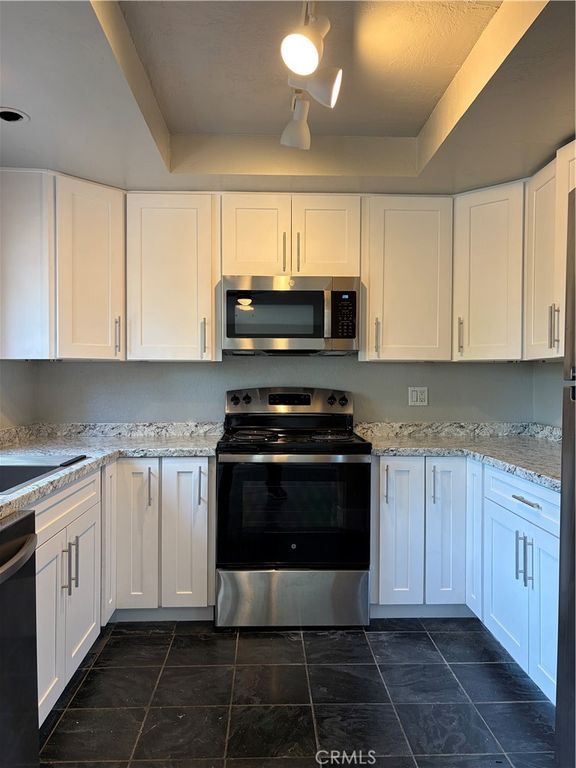 308 Hillside Court, Vista, CA 92084 — exterior