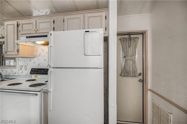 51 La Fonda LN, North Fort Myers, FL 33903