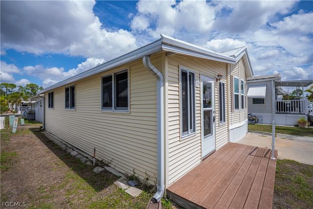 51 La Fonda LN, North Fort Myers, FL 33903