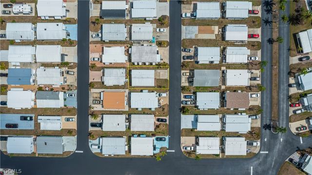 51 La Fonda LN, North Fort Myers, FL 33903