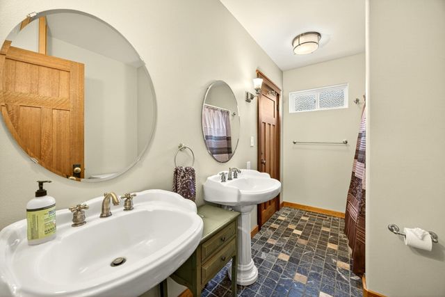 219 Meade Street, Ashland, OR 97520