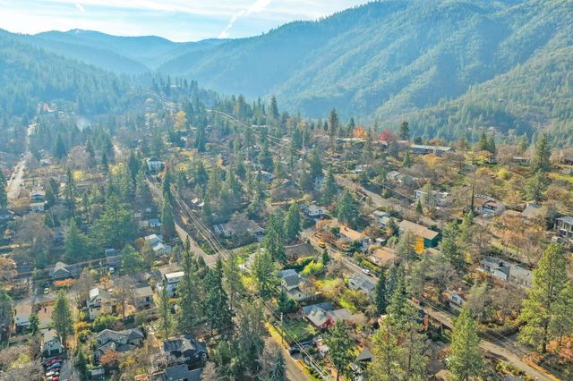 219 Meade Street, Ashland, OR 97520