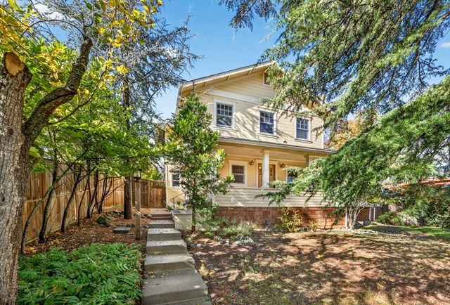 219 Meade Street, Ashland, OR 97520