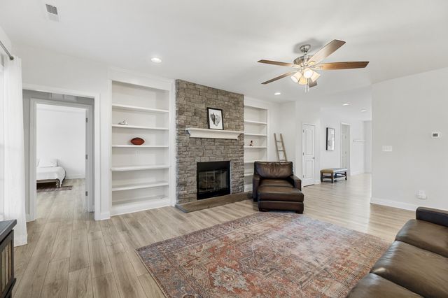 213 Red Cedar Drive, Nicholasville, KY 40356