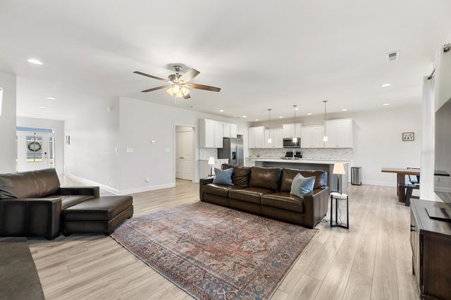 213 Red Cedar Drive, Nicholasville, KY 40356