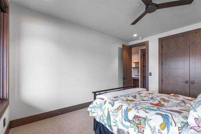 5629 Pleasure Point Lane SE, Bellevue, WA 98006