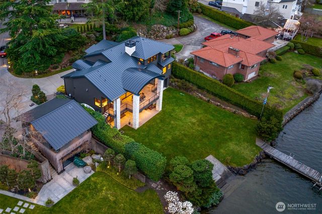 5629 Pleasure Point Lane SE, Bellevue, WA 98006