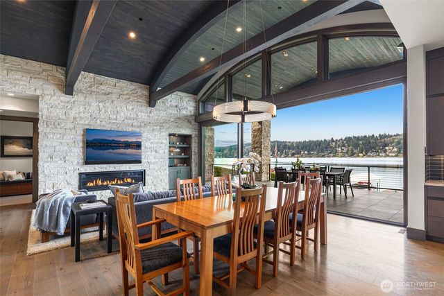 5629 Pleasure Point Lane SE, Bellevue, WA 98006