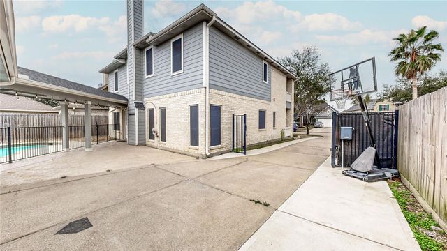 1210 Cambridge Court, Seabrook, TX 77586