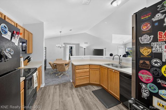 4077 Berkeley Avenue, Canton, MI 48188