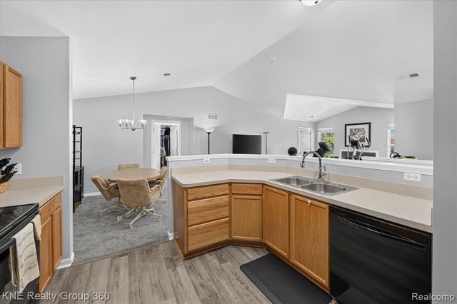 4077 Berkeley Avenue, Canton, MI 48188
