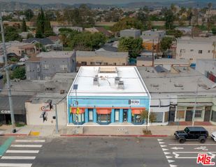4765 W Adams Boulevard, Los Angeles, CA 90016