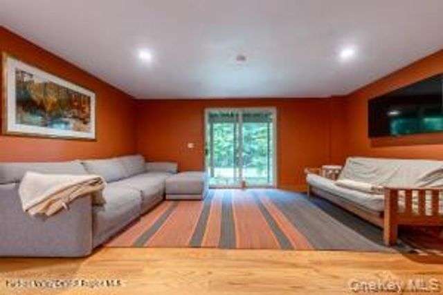 20 Pennsylvania Avenue, Palenville, NY 12414