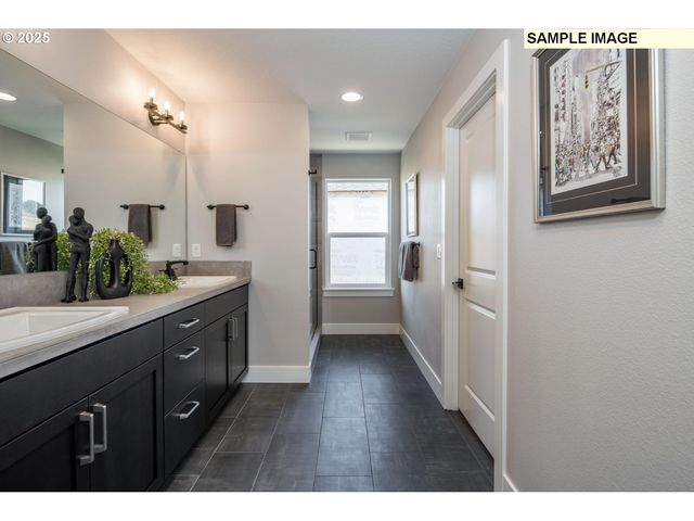 16098 Serres Farms Rd, Oregon City, OR 97045