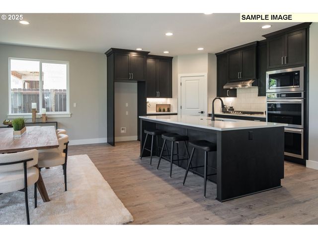 16098 Serres Farms Rd, Oregon City, OR 97045