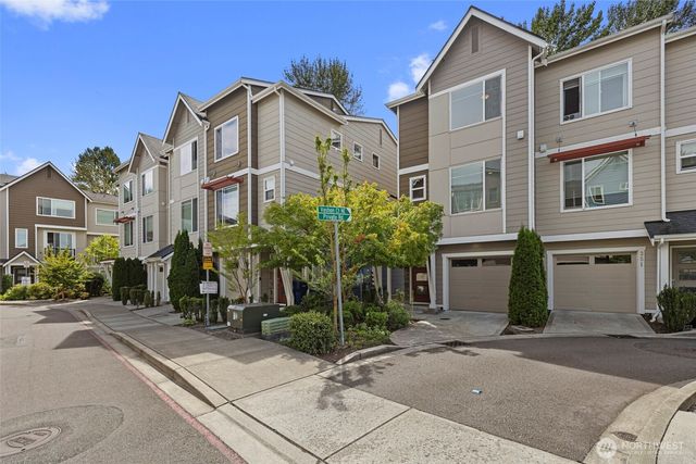347 Vashon Court NE, Renton, WA 98059