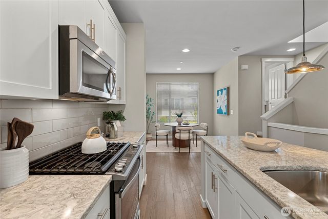 347 Vashon Court NE, Renton, WA 98059