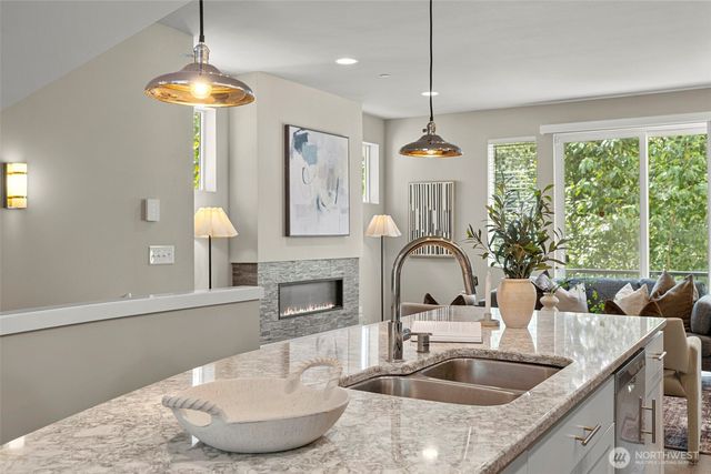347 Vashon Court NE, Renton, WA 98059