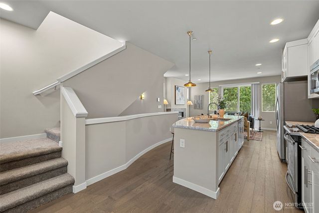 347 Vashon Court NE, Renton, WA 98059