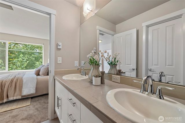 347 Vashon Court NE, Renton, WA 98059