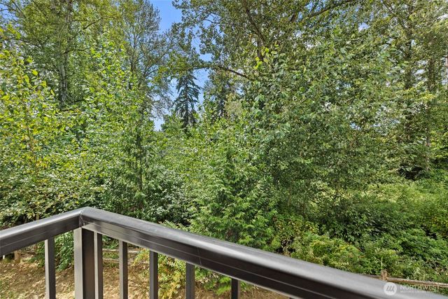 347 Vashon Court NE, Renton, WA 98059