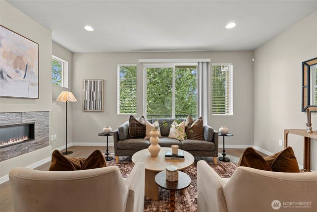 347 Vashon Court NE, Renton, WA 98059