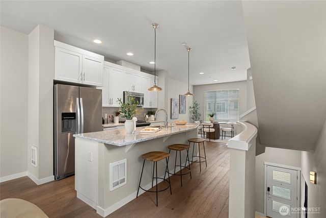 347 Vashon Court NE, Renton, WA 98059