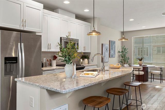 347 Vashon Court NE, Renton, WA 98059